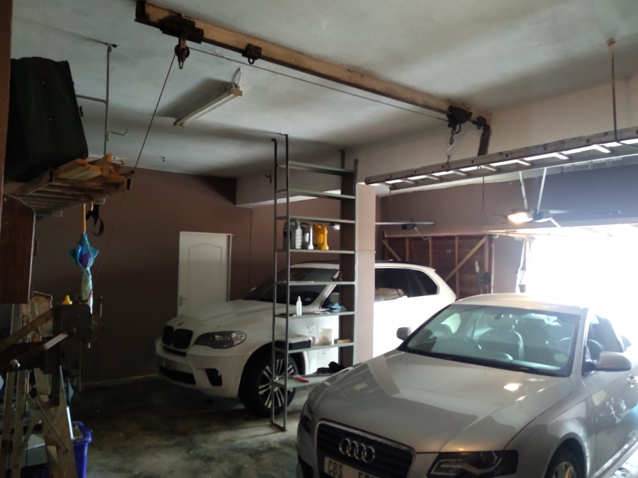 To Let 7 Bedroom Property for Rent in Dana Bay Western Cape